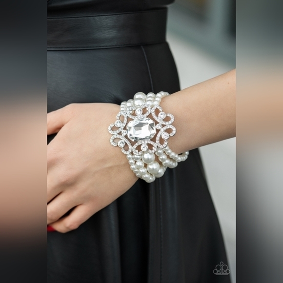 paparazzi Jewelry - Rule The Room Bracelet